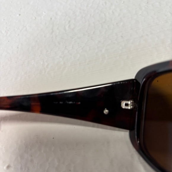 Guess Brown Tortoise Shell Sunglasses (Frames Only) - Picture 5 of 7